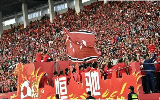 钟义浩，这位在中超联赛中逐渐崭露头角的球员